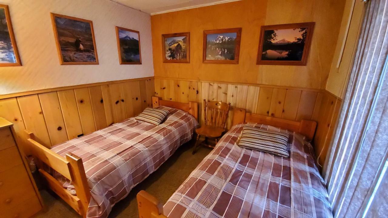 Reverse Creek Lodge June Lake Camera foto