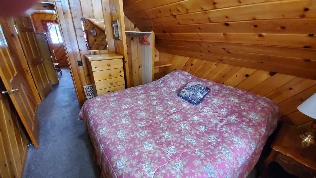 Reverse Creek Lodge June Lake Camera foto