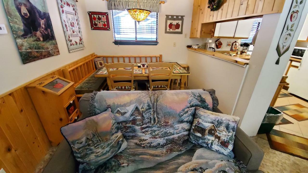 Reverse Creek Lodge June Lake Camera foto